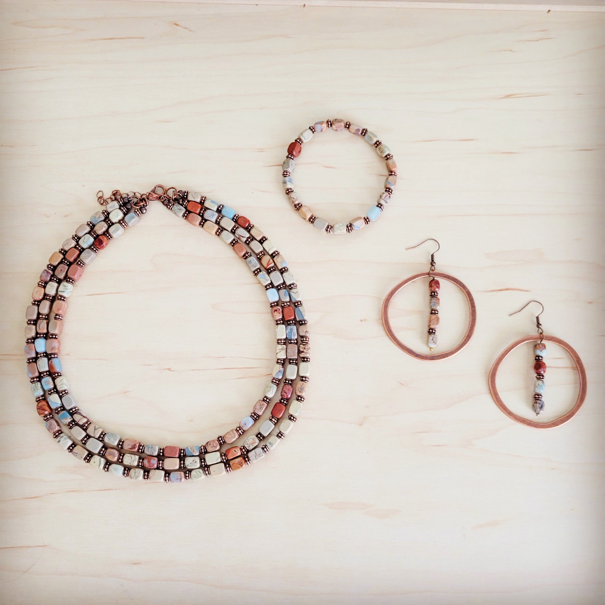 Genuine Aqua Terra and Copper Stretch Beaded Bracelet 812k