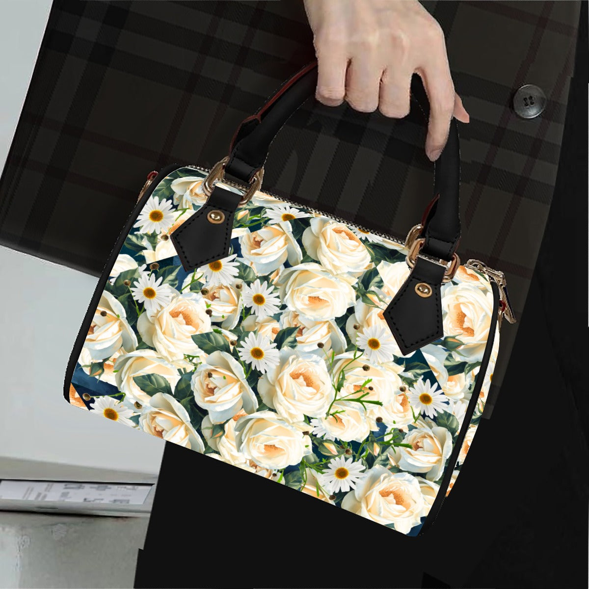 Floribunda and Indigo - Roses and Daisies Barrel Handbag