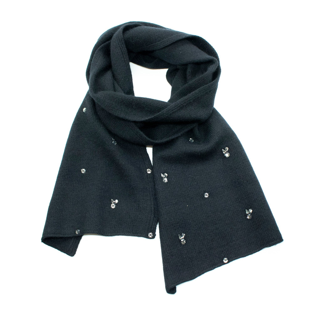 SCARF WITH STONES