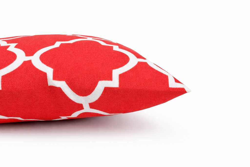 2 Pack Outdoor Throw Pillows, Waterproof & Fade-Resistant Patio Cushions (18x18 Inch, Plaid Red)