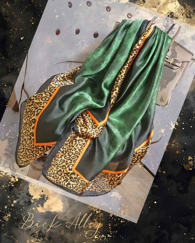 Lightweight Leopard & Floral Print Neck Warmer Scarf