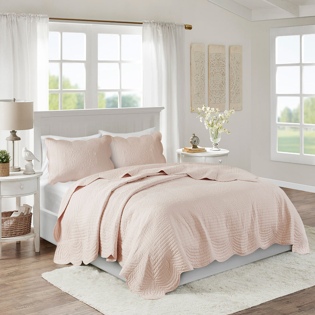 3 Piece Reversible Scalloped Edge Quilt Set Blush Full/Queen