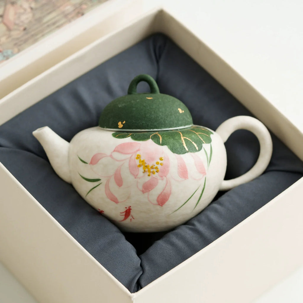 Handmade Ceramic Teapot with Lotus Design – 120ml Traditional Chinese Kung Fu Tea Pot