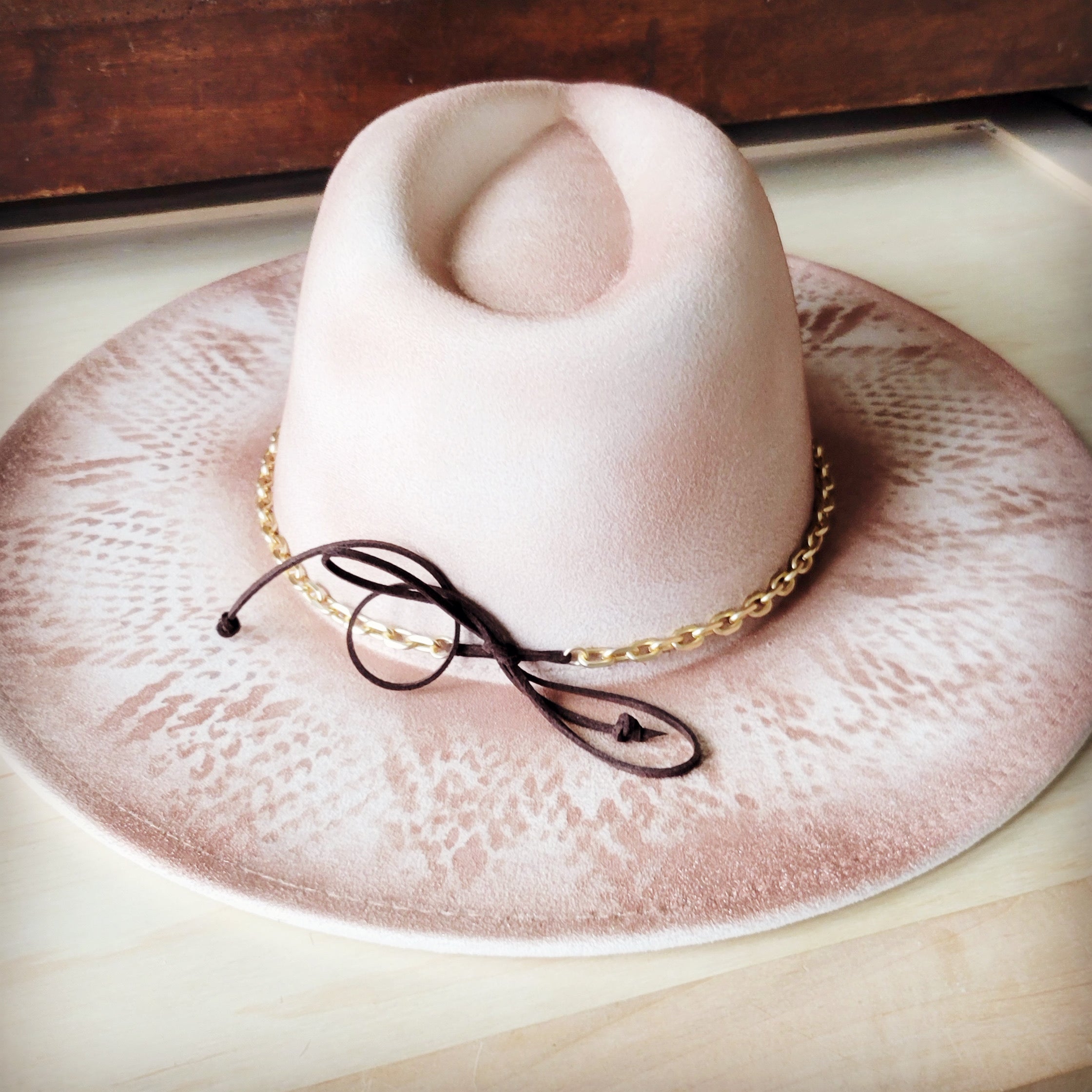 **Matte Gold Chain Hat Band w/ Leather Tie 987i