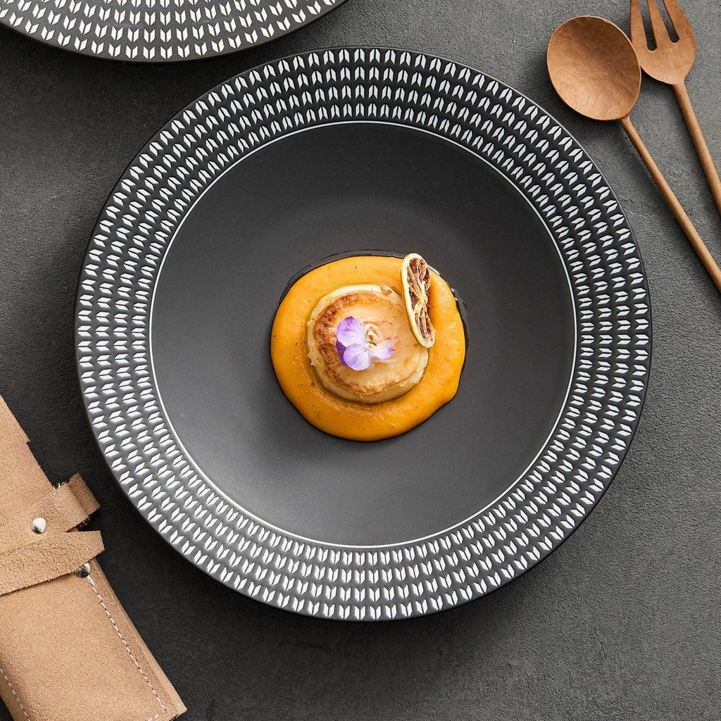 Chain-Link Geometric Matte Black Pasta Plate – Midnight Series