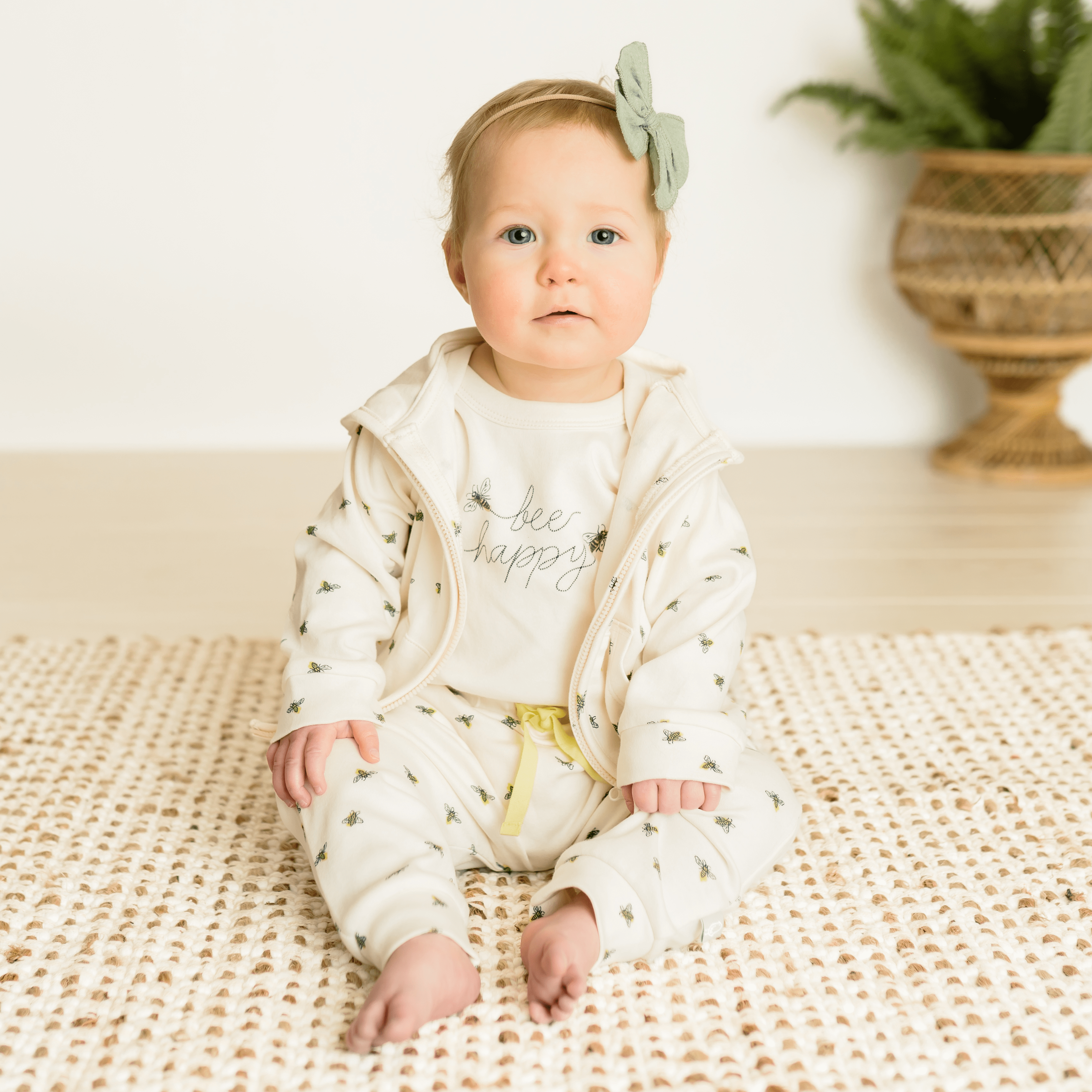 hoodie | busy bees