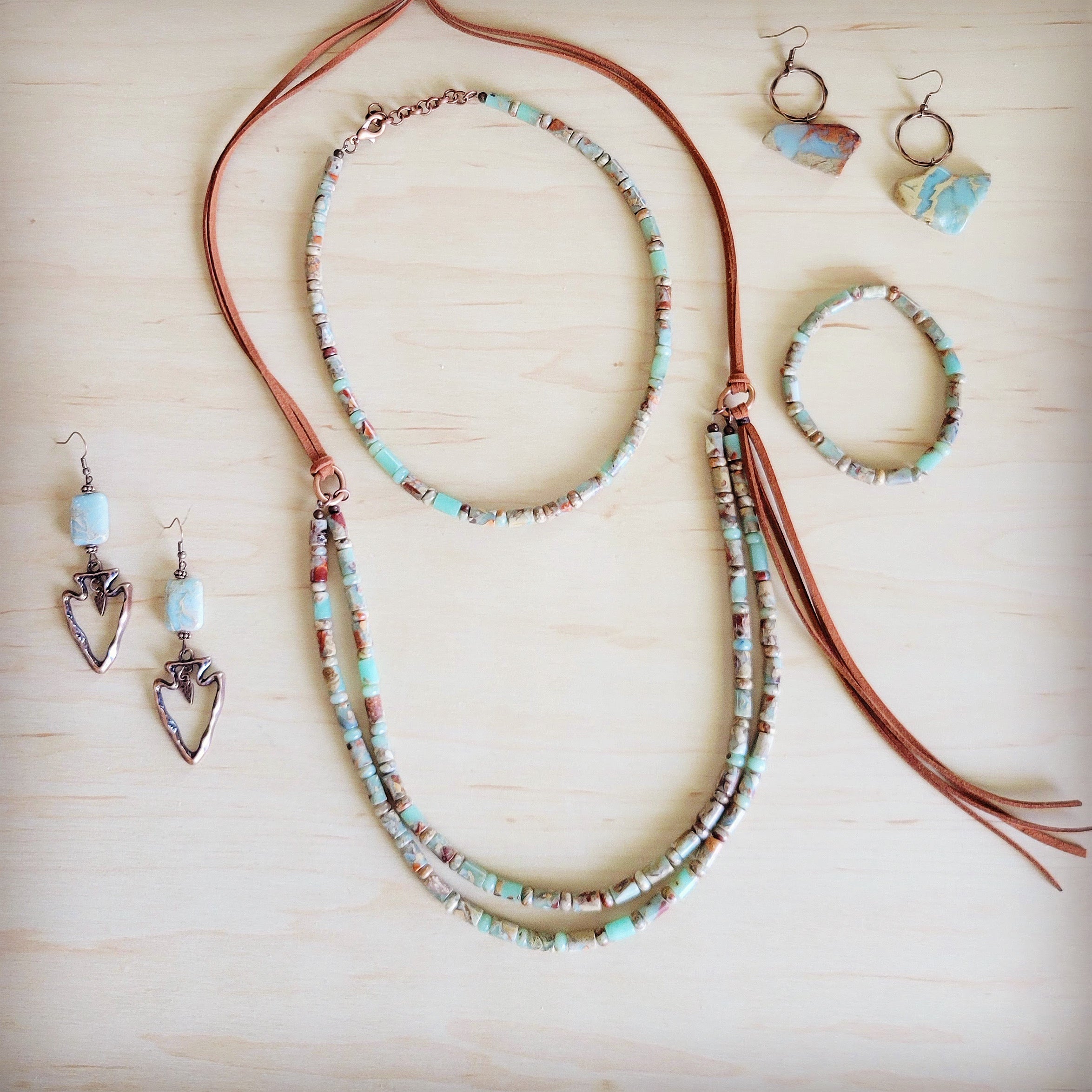 Aqua Terra Beaded Stretch Bracelet Barrel Bead 811x