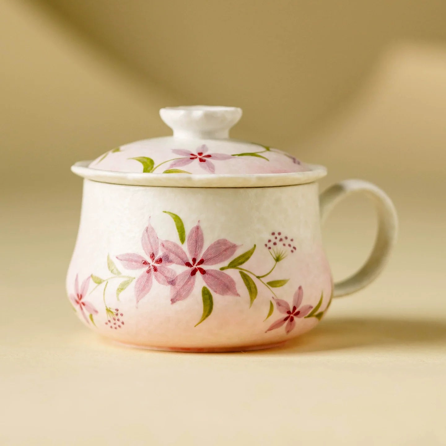 Hand-Painted Pink Floral Ceramic Tea Cup with Lid – 123ml Traditional Gift Box Set