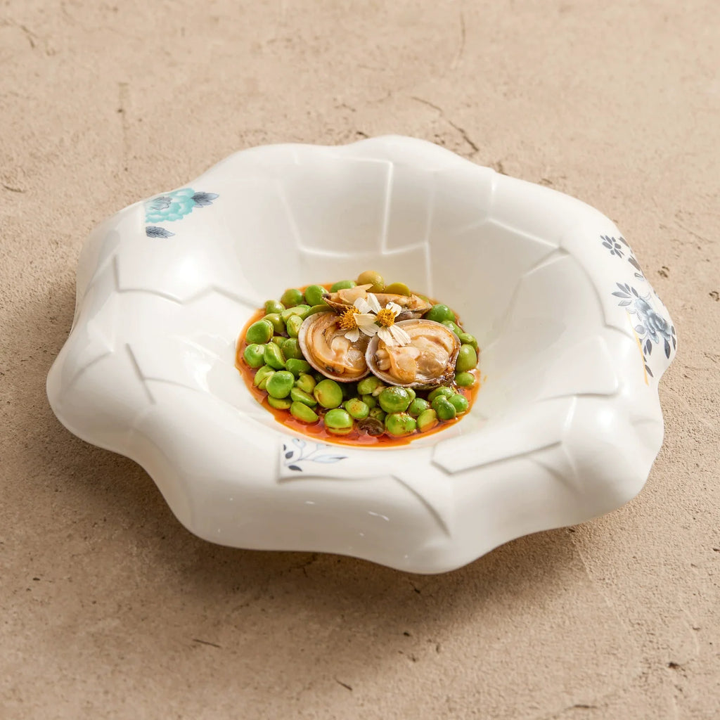 GOSEUNG Bloomflow Porcelain Bowl — Cracked Texture Floral Rim Collection