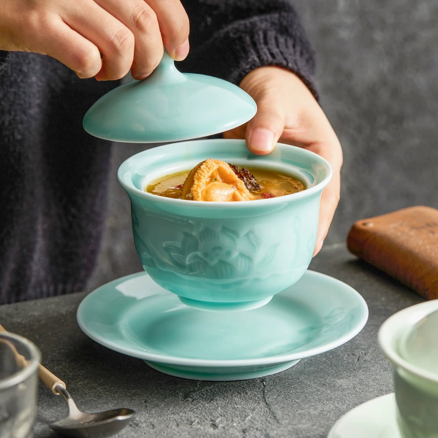 Luxury Porcelain Stewing Cup with Lid & Saucer – Single-Serve Wellness Soup Pot