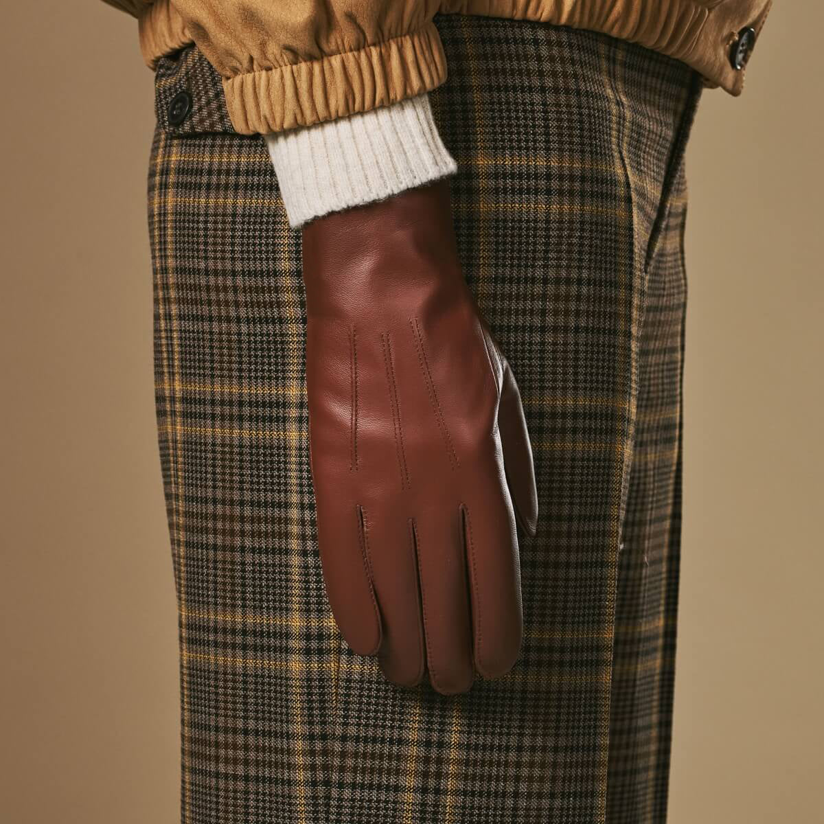 Julietta (brown) - Lambskin leather gloves with plush rabbit fur lining and touchscreen feature