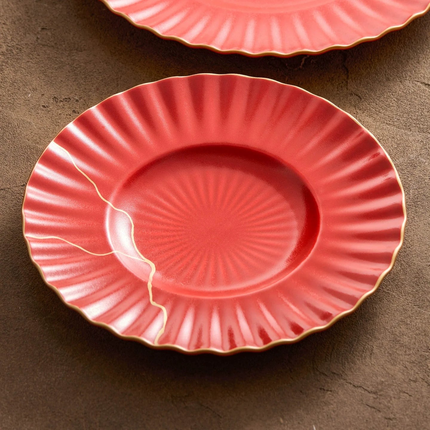 Luxury Red Ceramic Dinner Plate with Golden Veins – Elegant Dining Collection