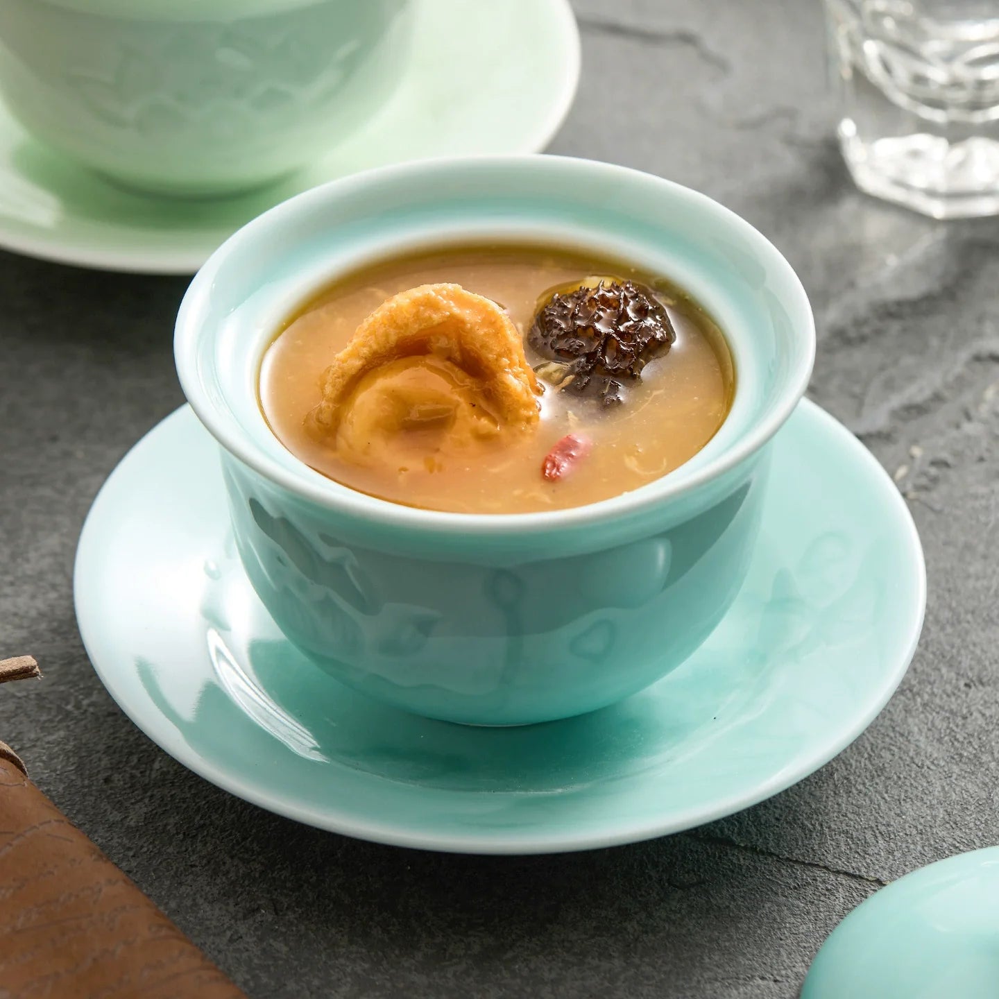 Luxury Porcelain Stewing Cup with Lid & Saucer – Single-Serve Wellness Soup Pot
