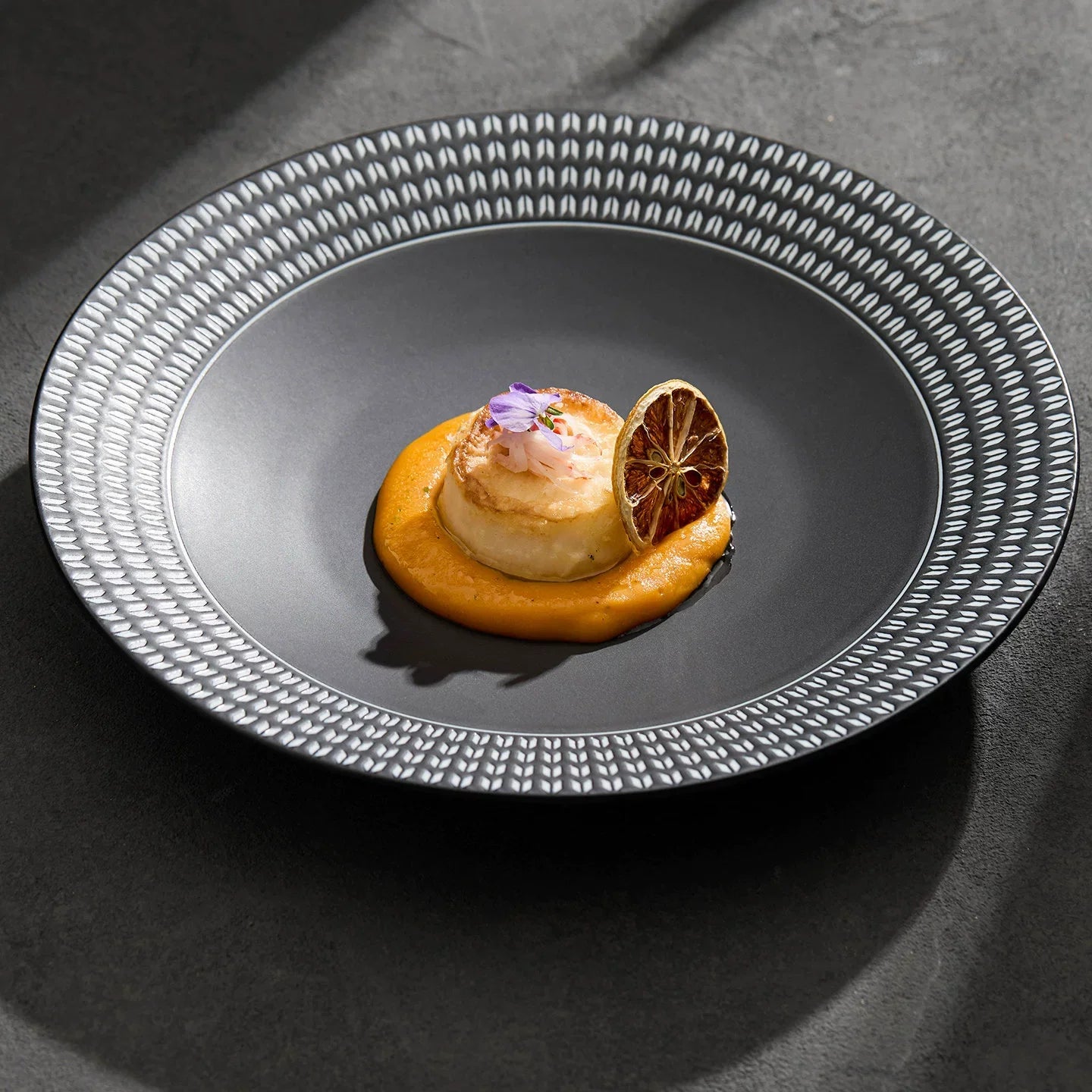 Chain-Link Geometric Matte Black Pasta Plate – Midnight Series