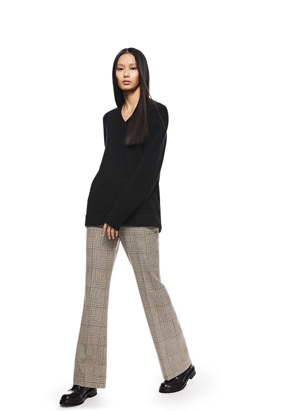 Merino Wool V-Neck Sweater (Black)