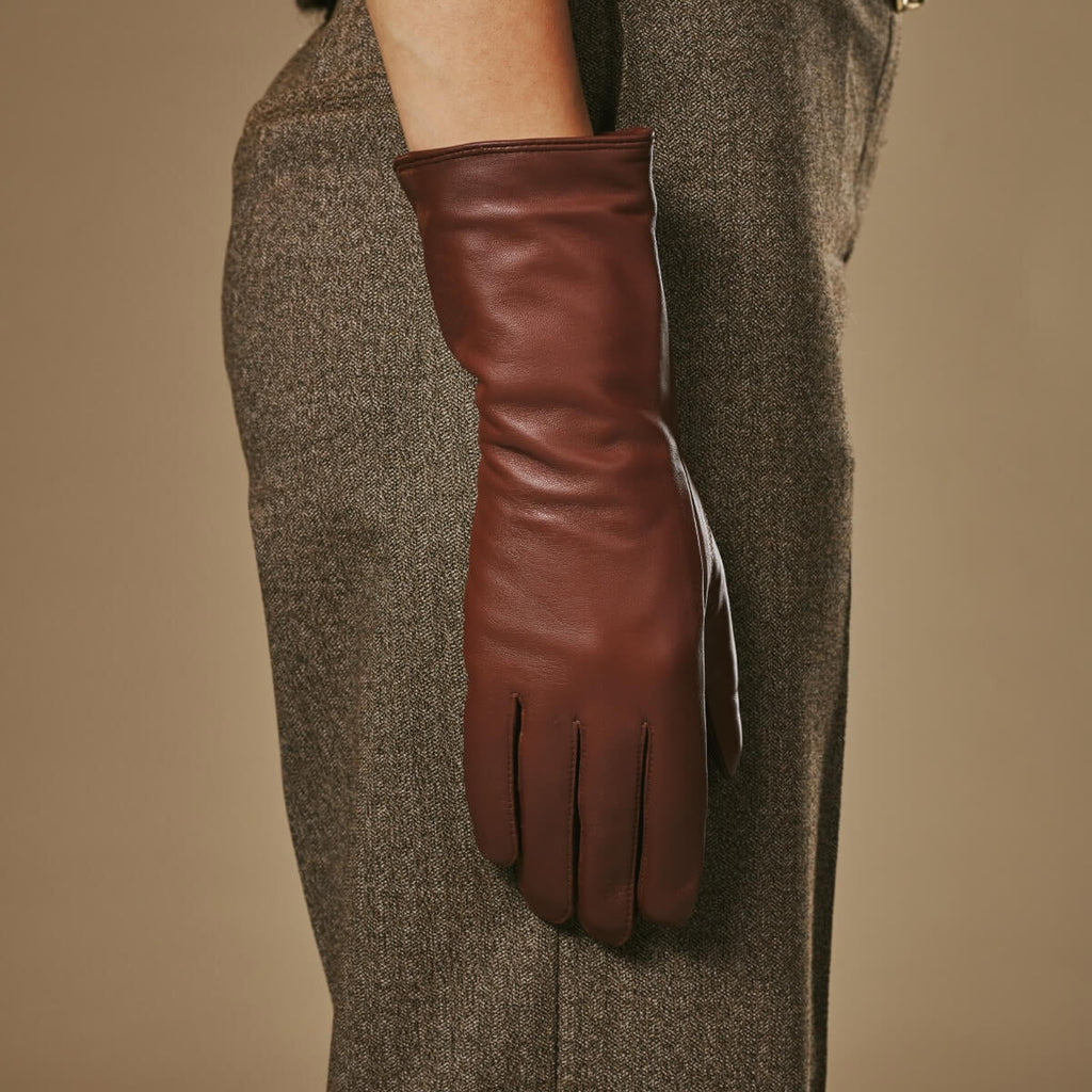 Skylar (brown) – Extra-long sheepskin leather gloves with wool/cashmere lining & touchscreen capability