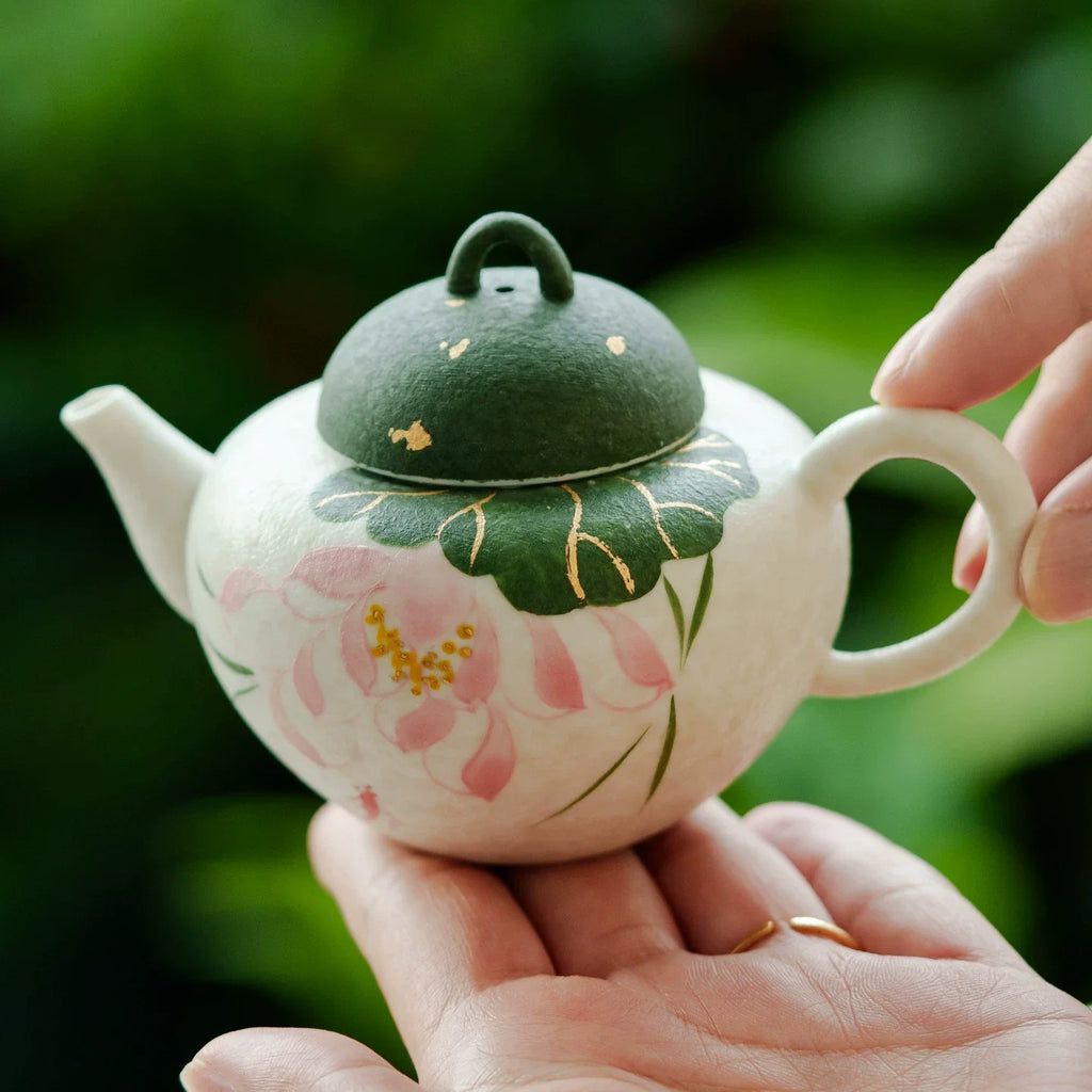 Handmade Ceramic Teapot with Lotus Design – 120ml Traditional Chinese Kung Fu Tea Pot