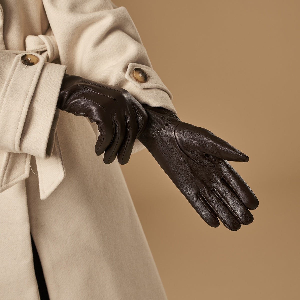 Stella (dark brown) – Sheepskin leather gloves with ultra-warm fleece lining & touchscreen functionality