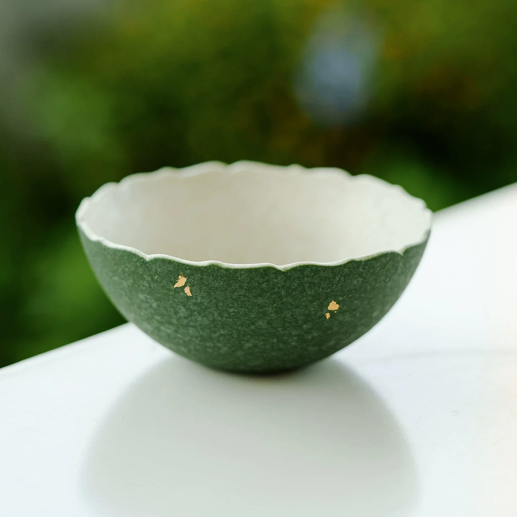 Handmade Green Ceramic Teacup with Scalloped Rim – 85ml Traditional Chinese Tea Cup