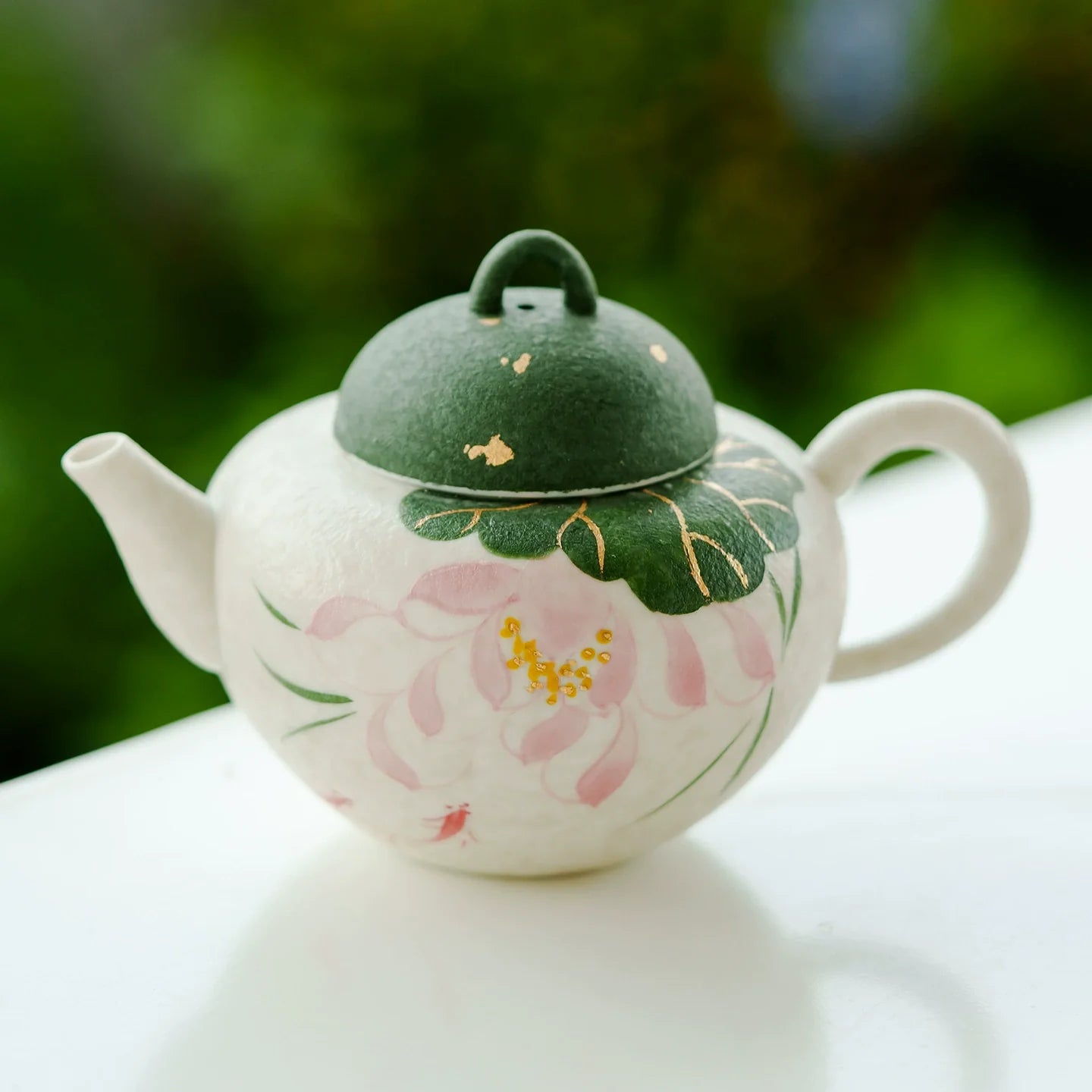 Handmade Ceramic Teapot with Lotus Design – 120ml Traditional Chinese Kung Fu Tea Pot
