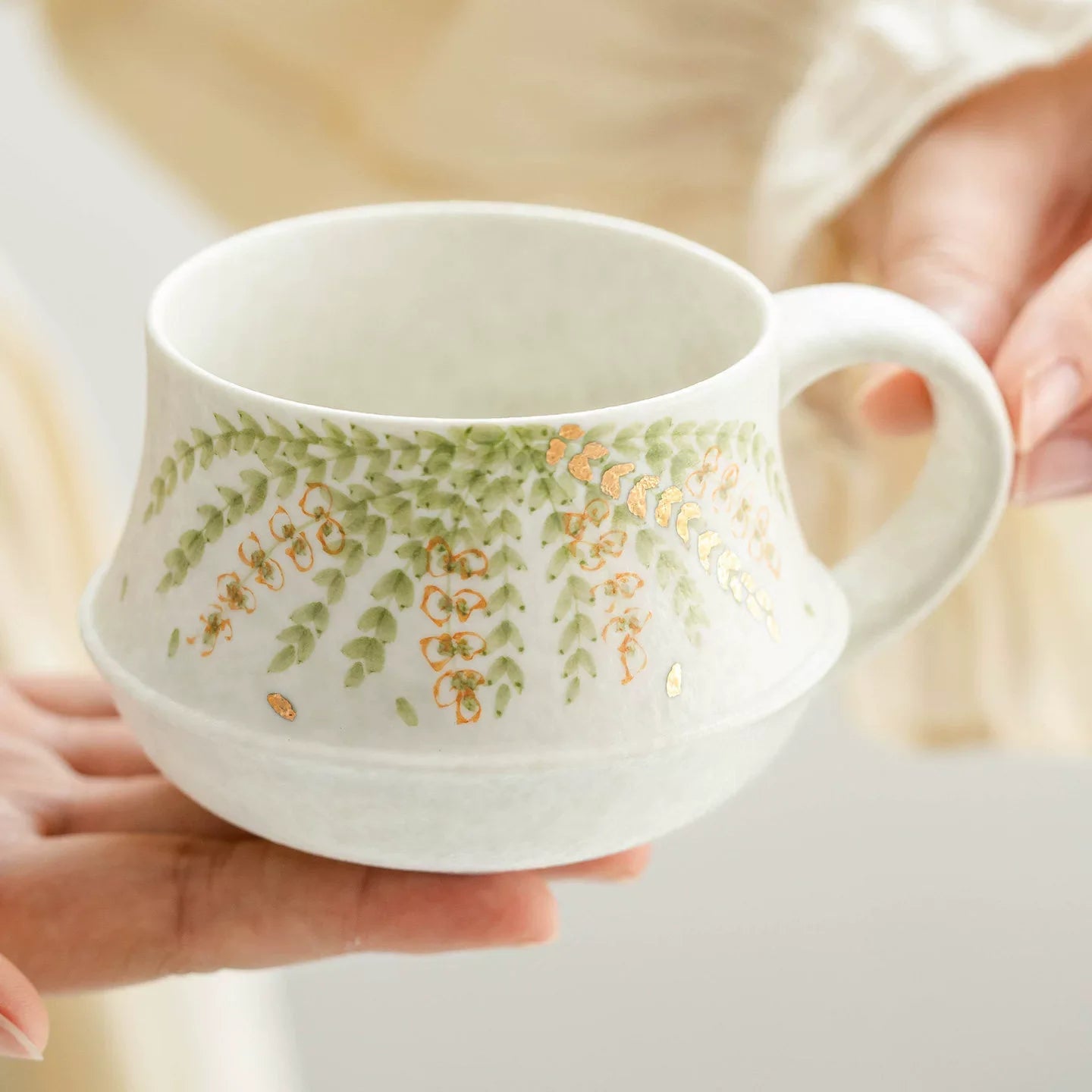 Round Dew Artisanal Ceramic Coffee Cup – Hand-Painted Wisteria Willow Design